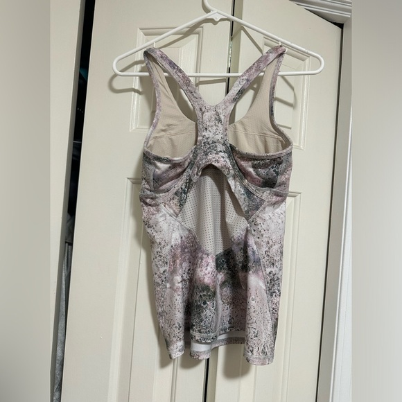 Lululemon sugar rain cross back tank size 6 - Picture 2 of 4